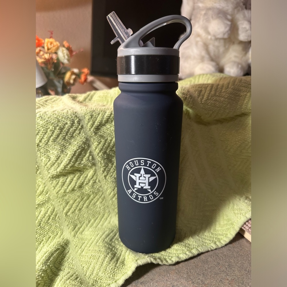 🆕 Houston Astros single wall, stainless steel water bottle with a handle